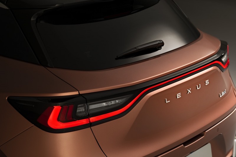 Lexus LBX 7
