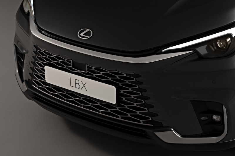 Lexus LBX 9